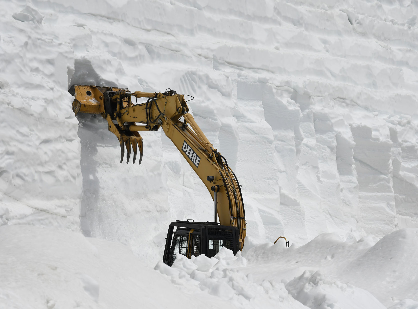 Going-to-the-Sun Road Plowing 2018 11.jpg